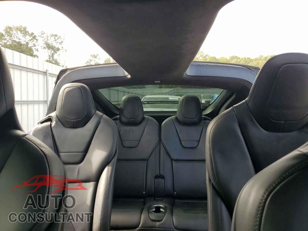 TESLA MODEL X 2017 - 5YJXCBE21HF040175