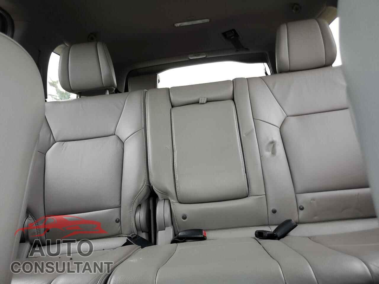 HONDA PILOT 2014 - 5FNYF4H51EB005774