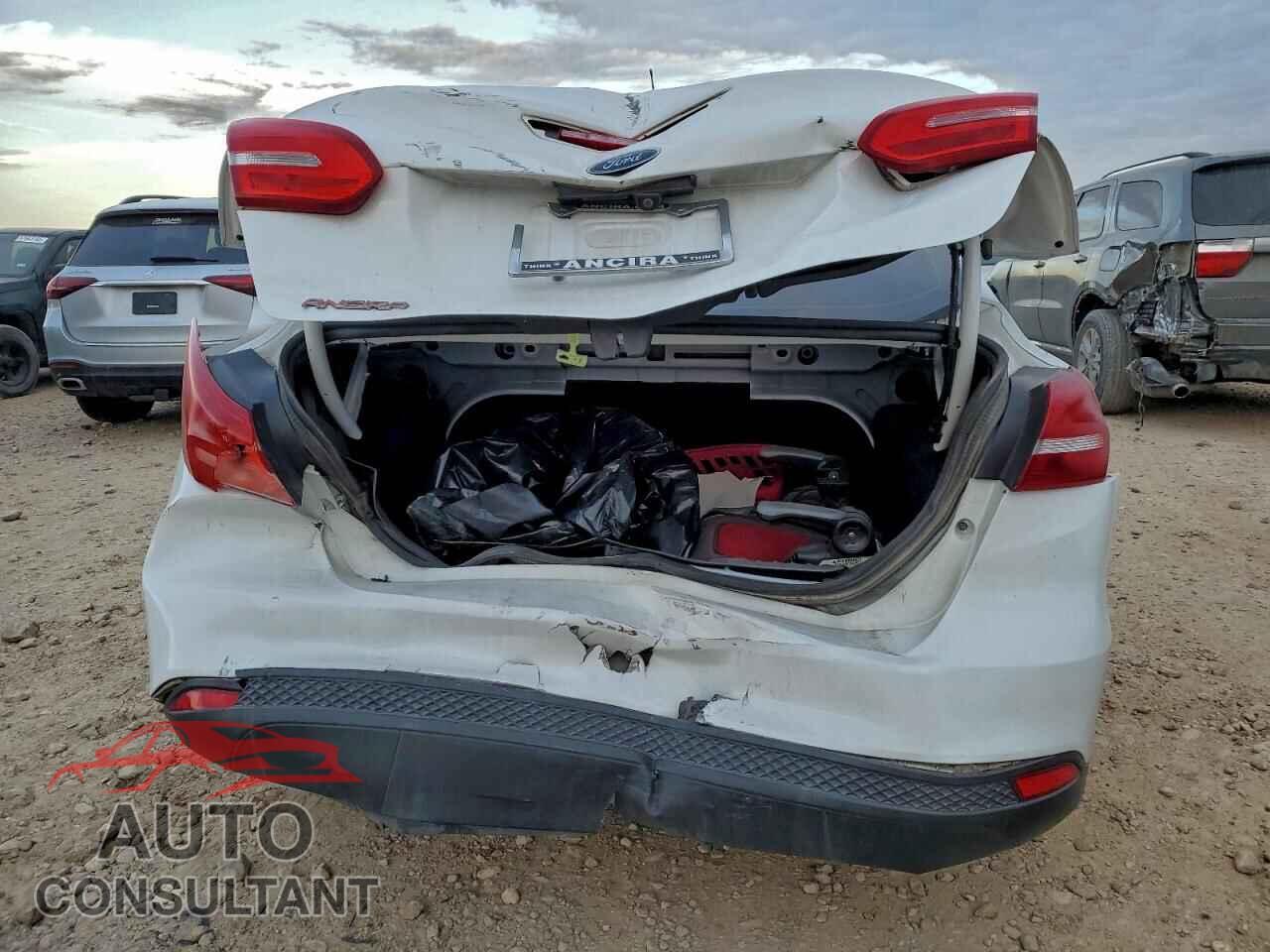 FORD FOCUS 2017 - 1FADP3F26HL328742