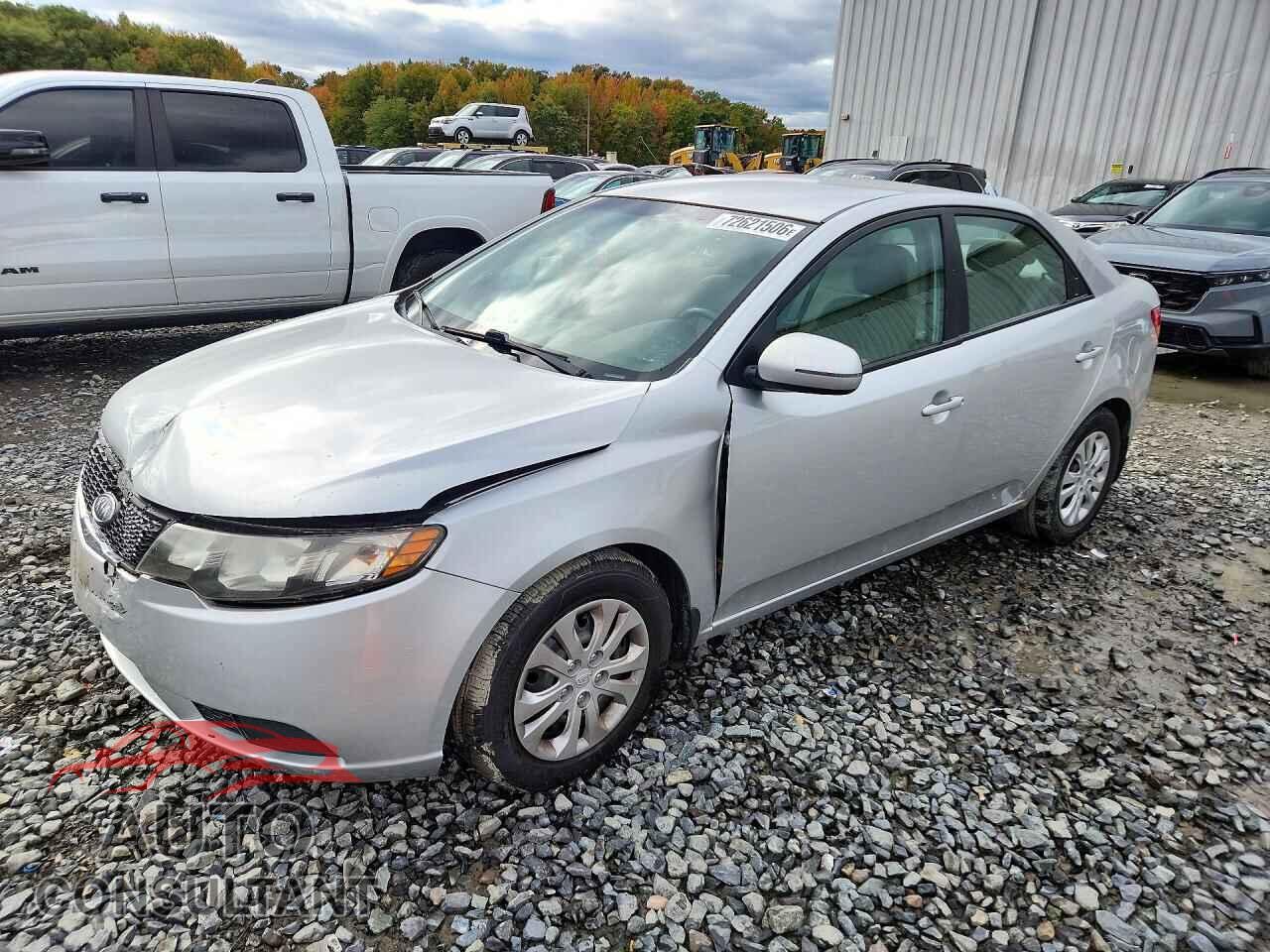KIA FORTE 2012 - KNAFU4A25C5571817