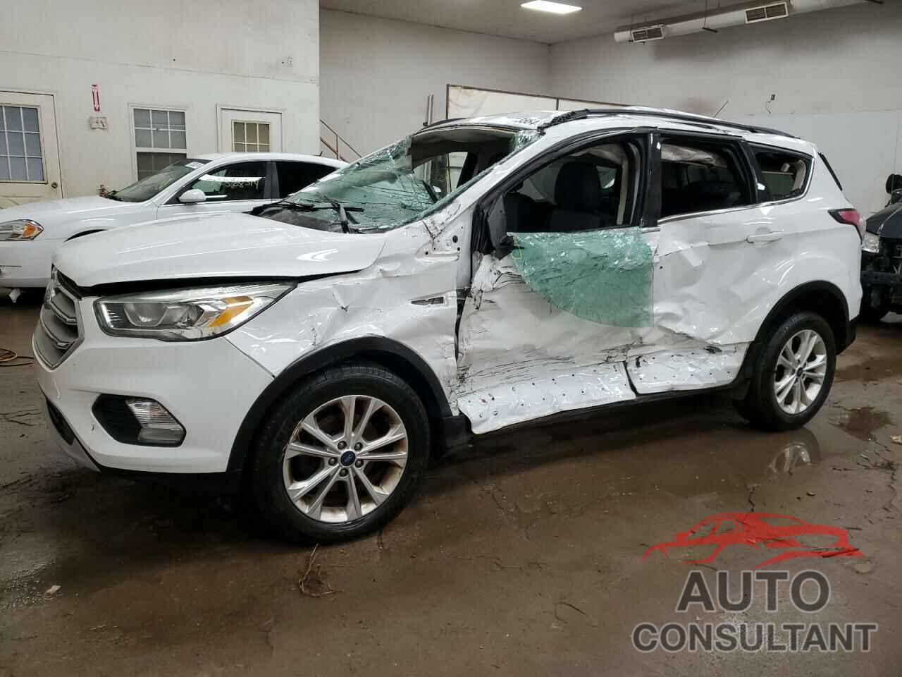 FORD ESCAPE 2017 - 1FMCU0GD7HUC09729