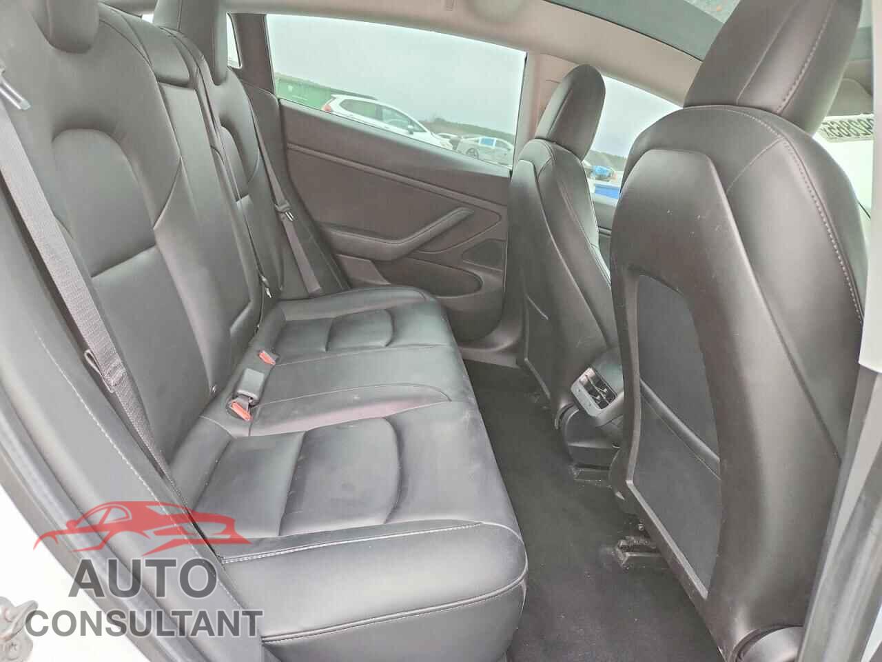 TESLA MODEL 3 2019 - 5YJ3E1EB0KF493360