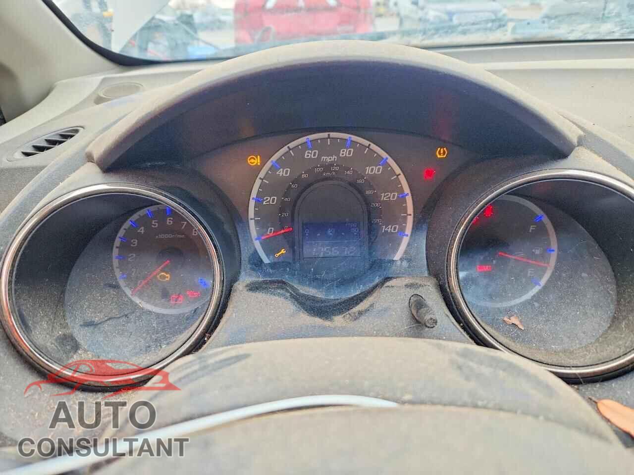 HONDA FIT 2013 - JHMGE8H58DC042000