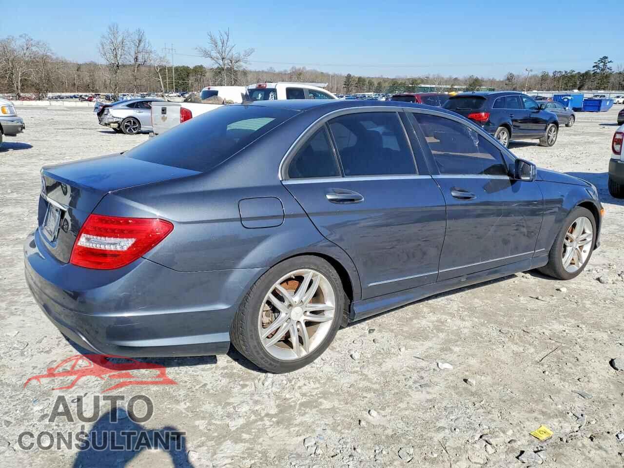 MERCEDES-BENZ C-CLASS 2013 - WDDGF4HB9DR293981