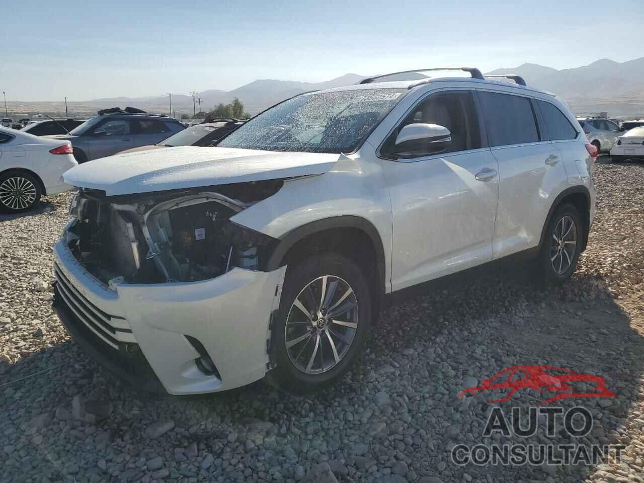 TOYOTA HIGHLANDER 2019 - 5TDJZRFH4KS745832