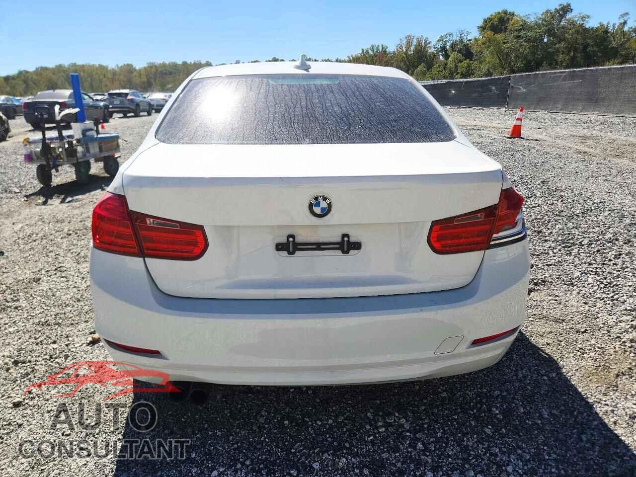 BMW 3 SERIES 2013 - WBA3B3C59DF530192
