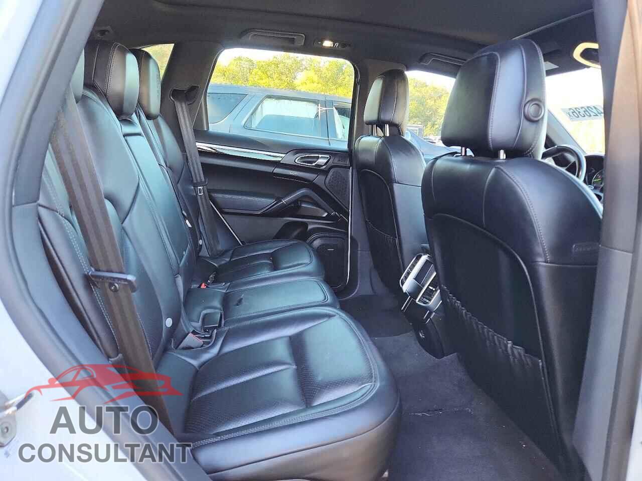 PORSCHE CAYENNE 2017 - WP1AE2A26HLA71214