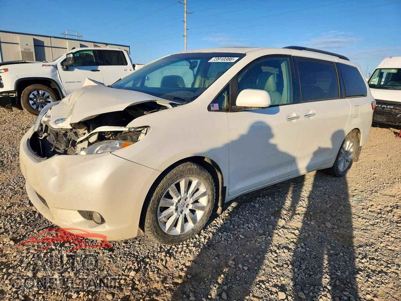 TOYOTA SIENNA 2015 - 5TDDK3DC5FS111148