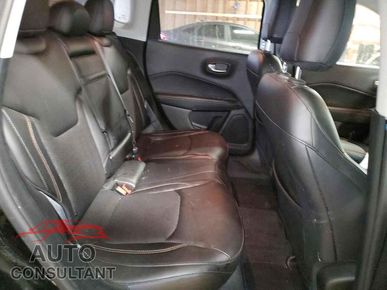 JEEP COMPASS 2018 - 3C4NJCBB5JT140293