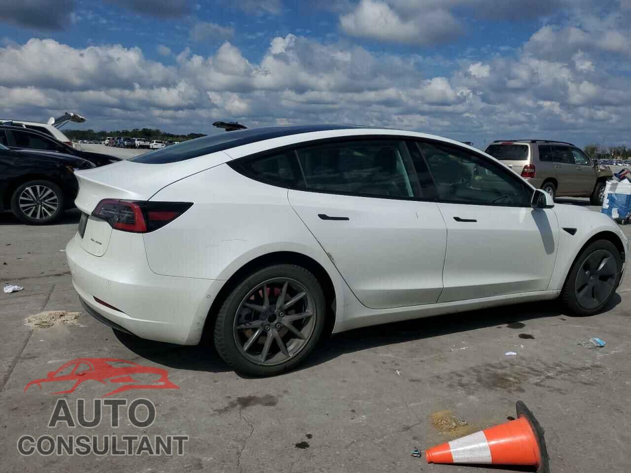 TESLA MODEL 3 2022 - 5YJ3E1EB6NF113152