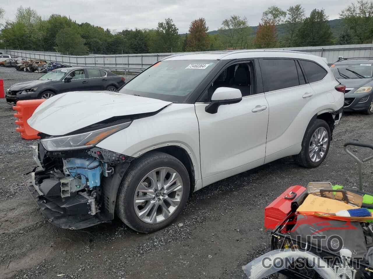 TOYOTA HIGHLANDER 2022 - 5TDDZRBH9NS217436