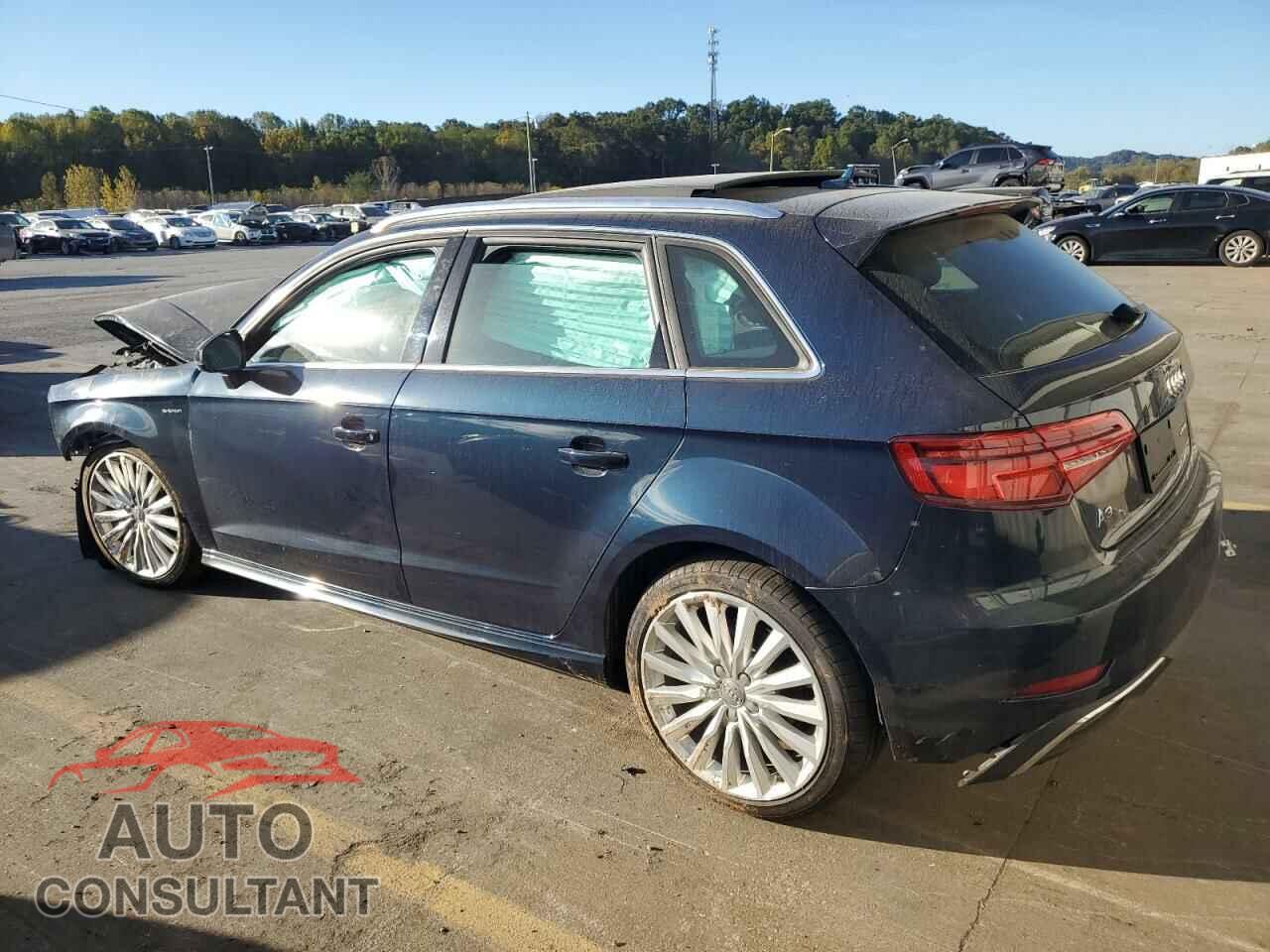 AUDI A3 2017 - WAUTPBFF5HA136367