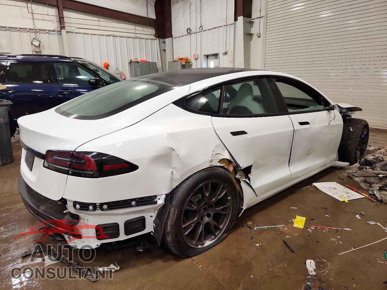 TESLA MODEL S 2023 - 5YJSA1E5XPF502316
