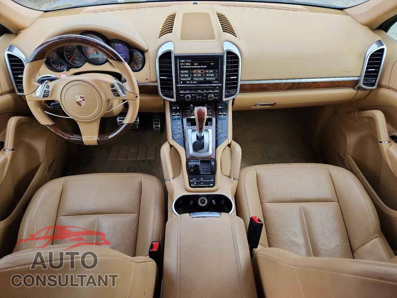 PORSCHE CAYENNE 2012 - WP1AB2A2XCLA40825