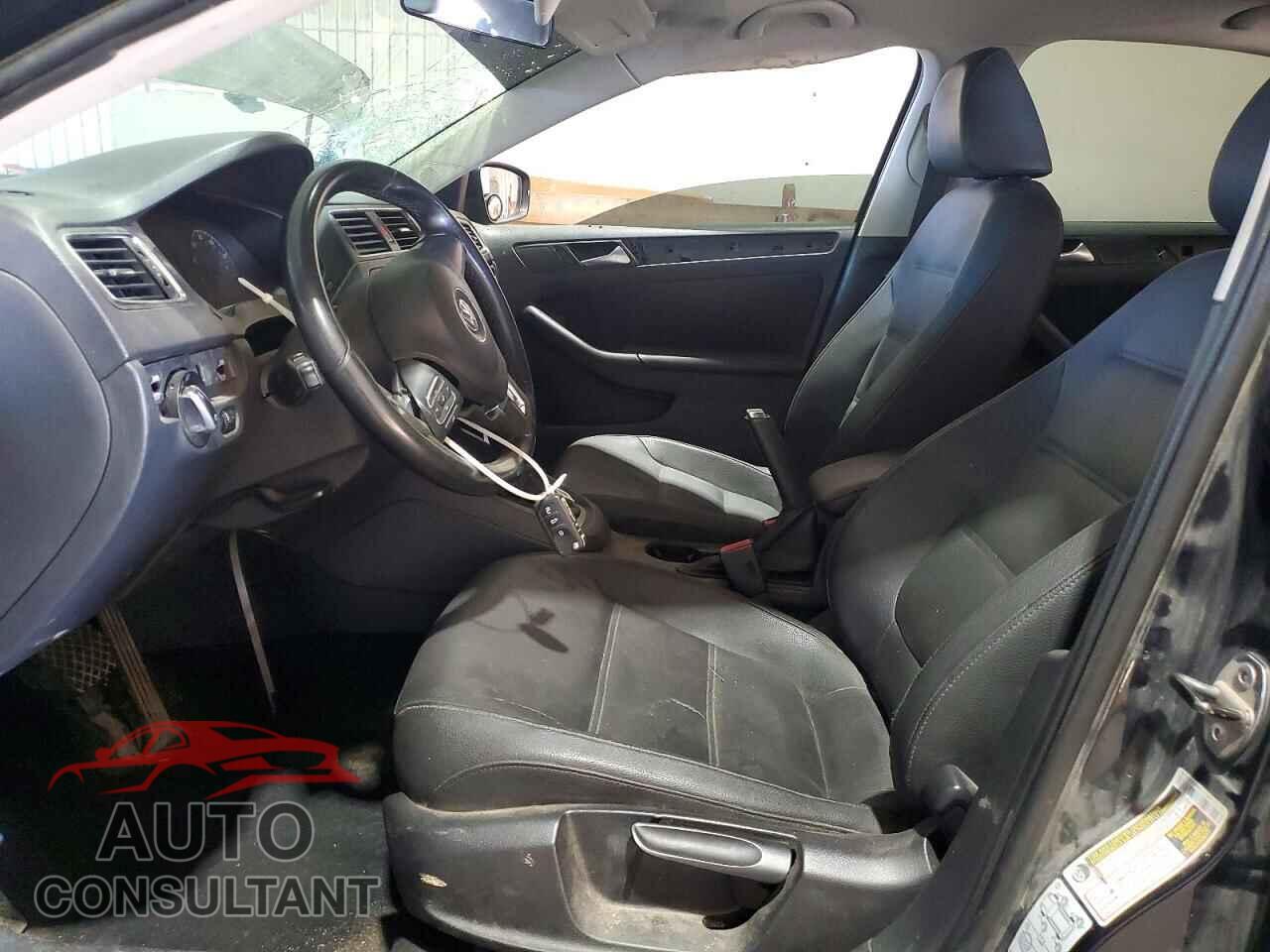 VOLKSWAGEN JETTA 2011 - 3VWLL7AJ2BM100666