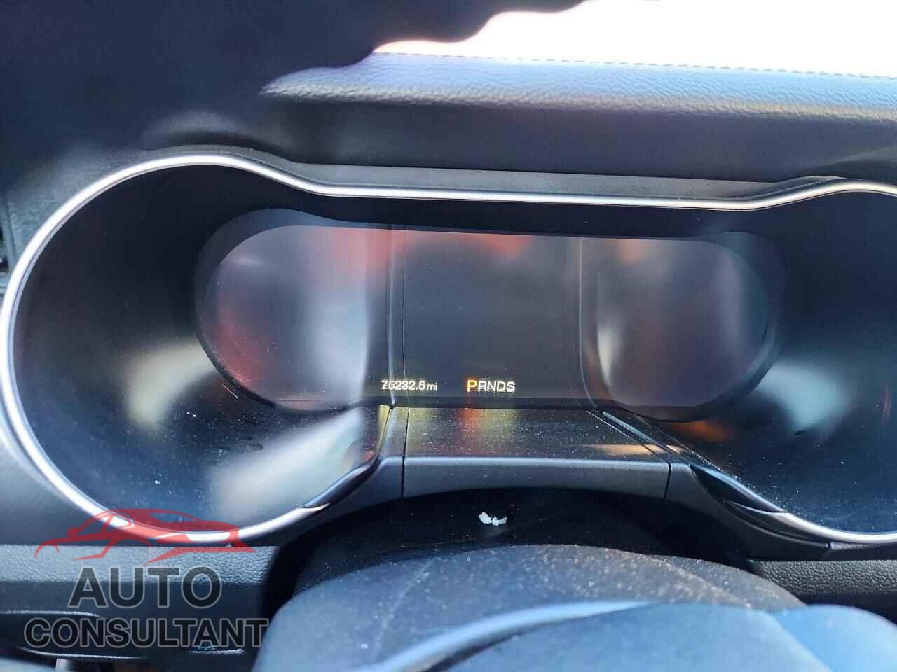 FORD MUSTANG 2018 - 1FATP8FFXJ5127335