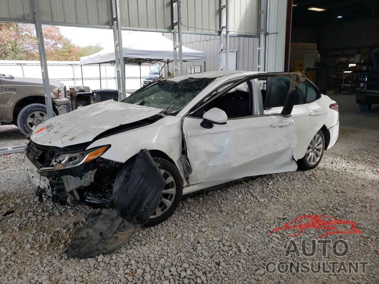 TOYOTA CAMRY 2018 - 4T1B11HKXJU086540