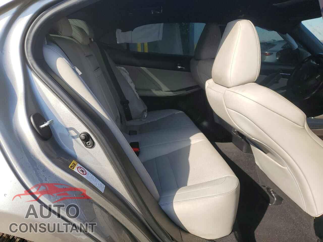 LEXUS IS 2015 - JTHBF1D29F5080000