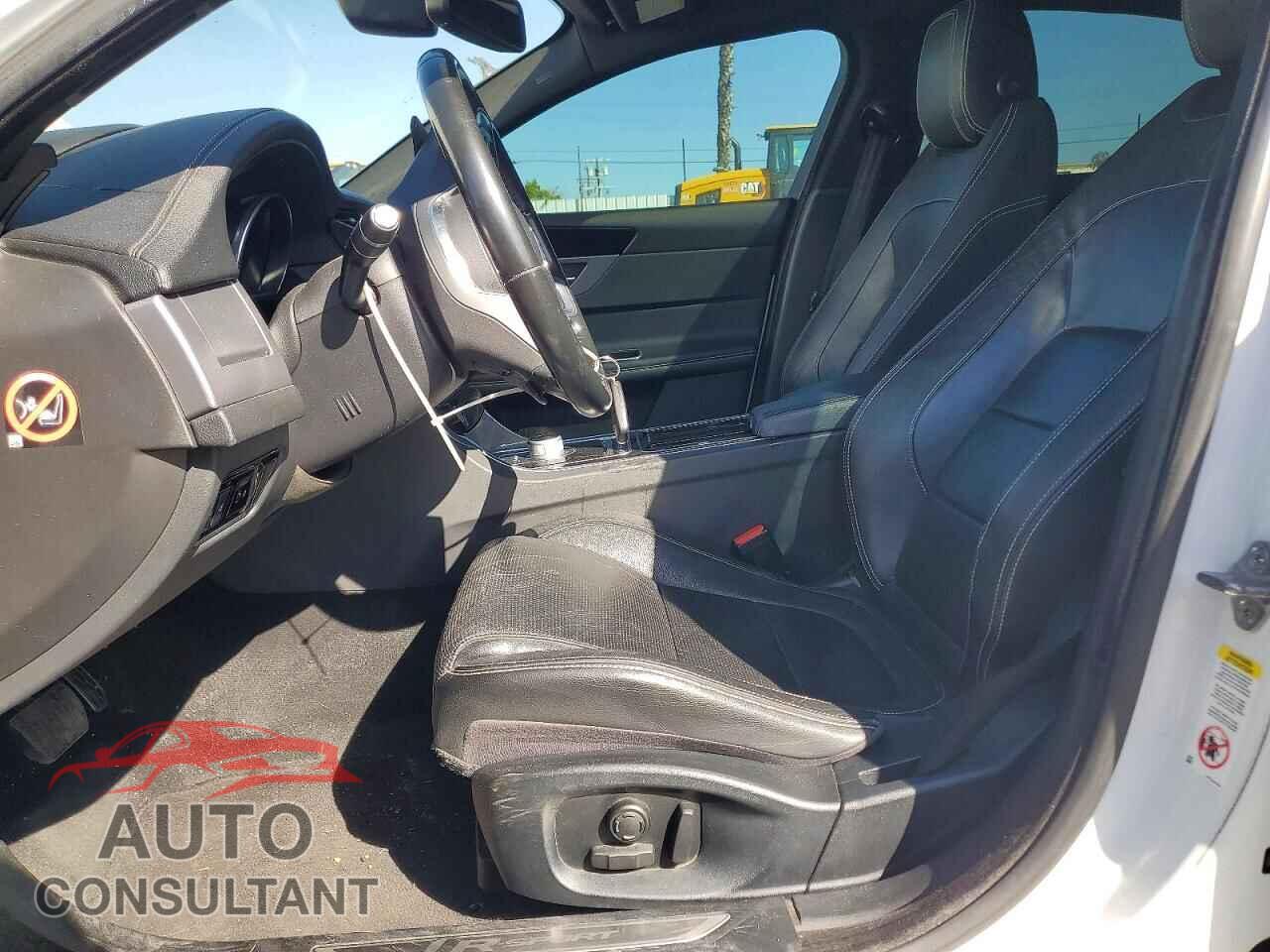 JAGUAR XF 2016 - SAJBF4BV5GCY13402