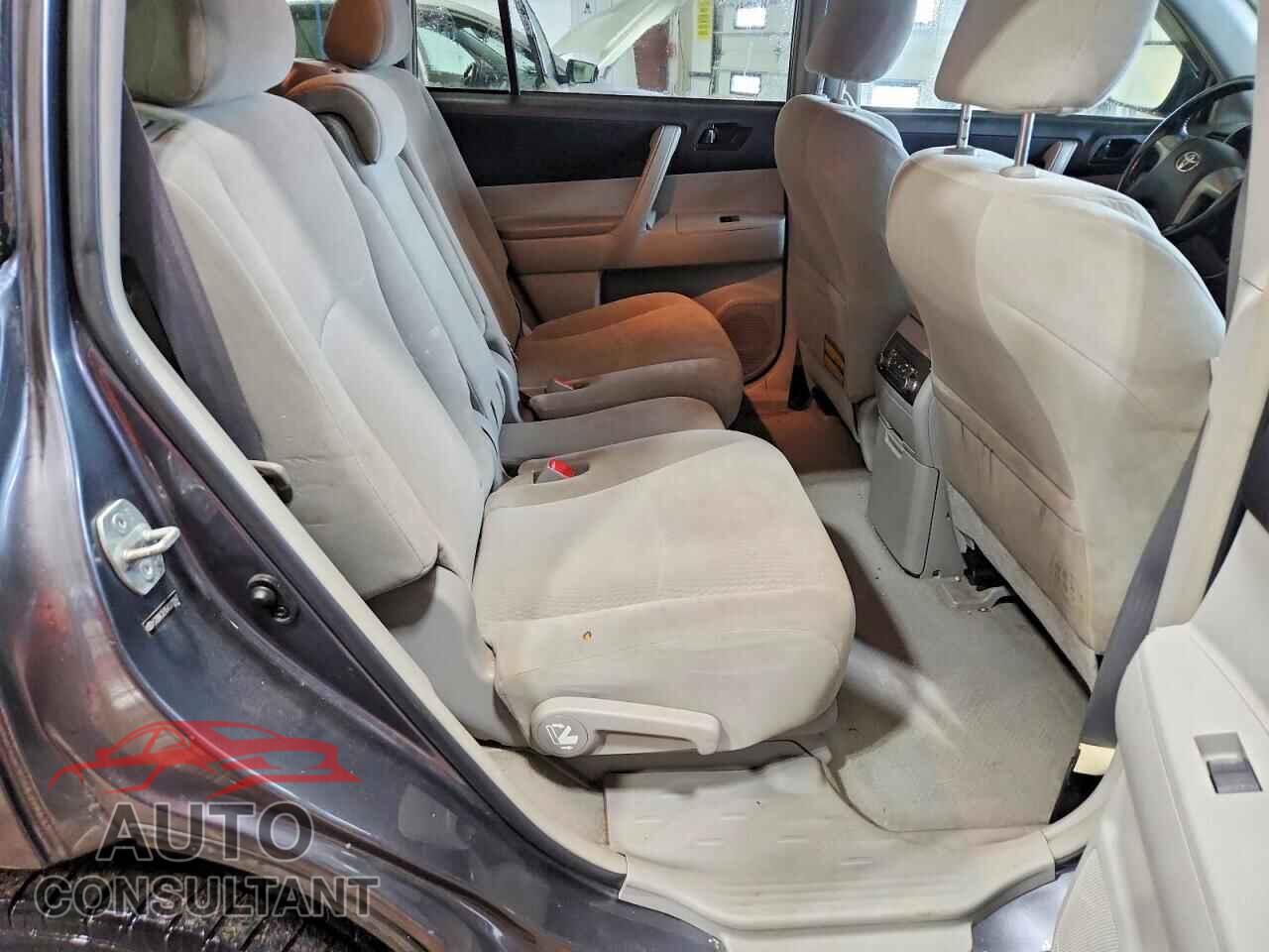 TOYOTA HIGHLANDER 2010 - 5TDBK3EH5AS012047