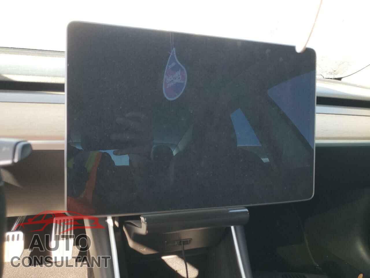 TESLA MODEL 3 2018 - 5YJ3E1EB2JF178526