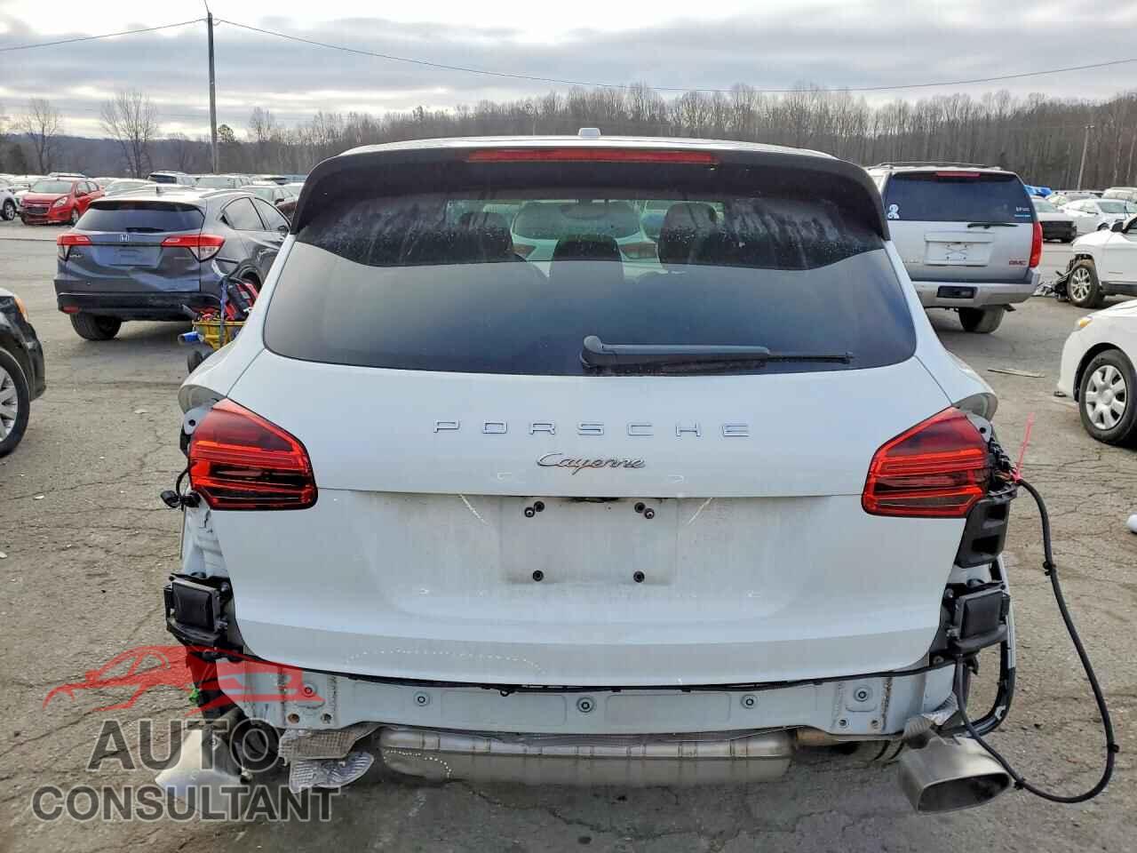 PORSCHE CAYENNE 2017 - WP1AA2A22HKA82664