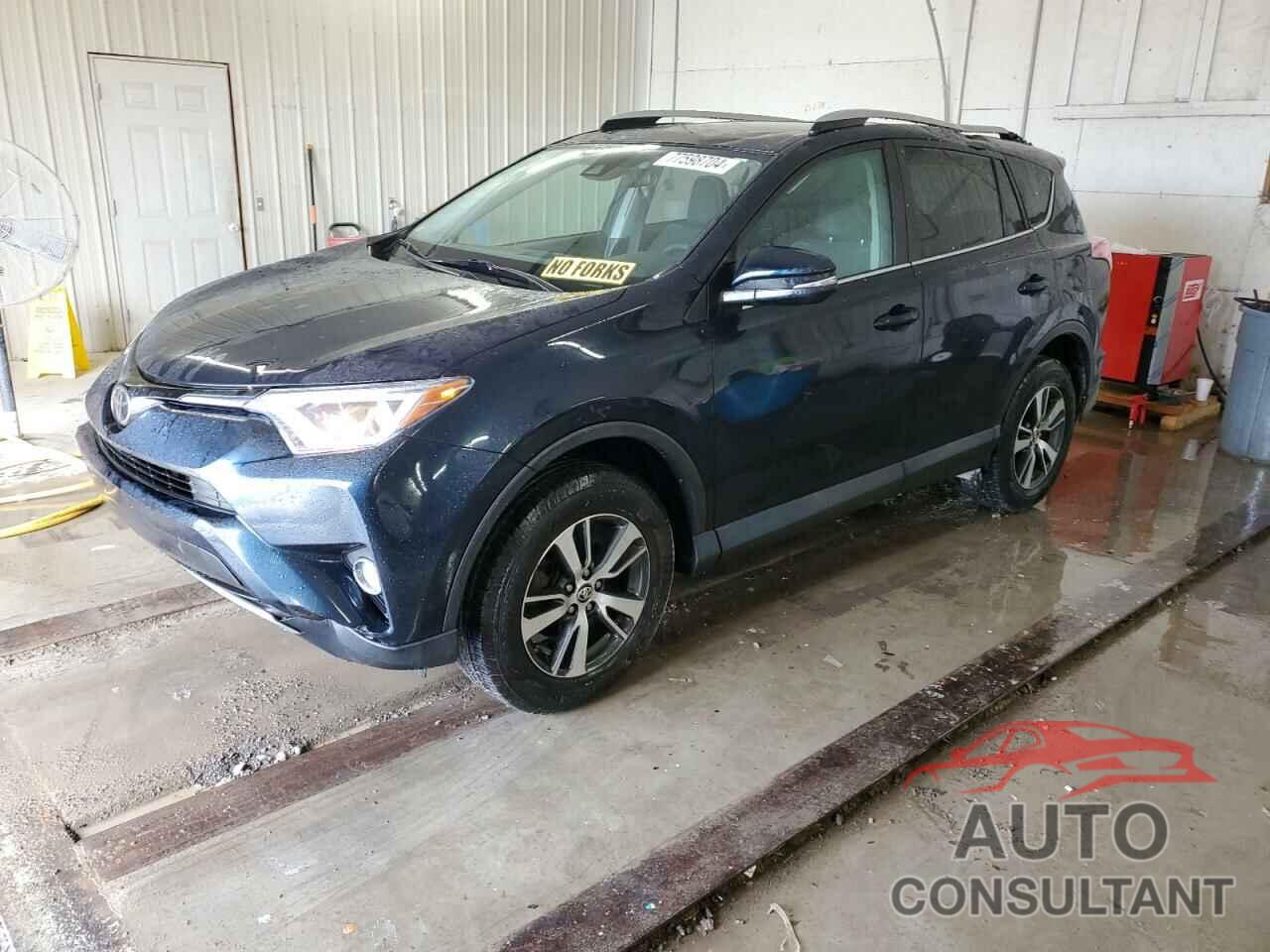 TOYOTA RAV4 2018 - 2T3RFREV2JW819653