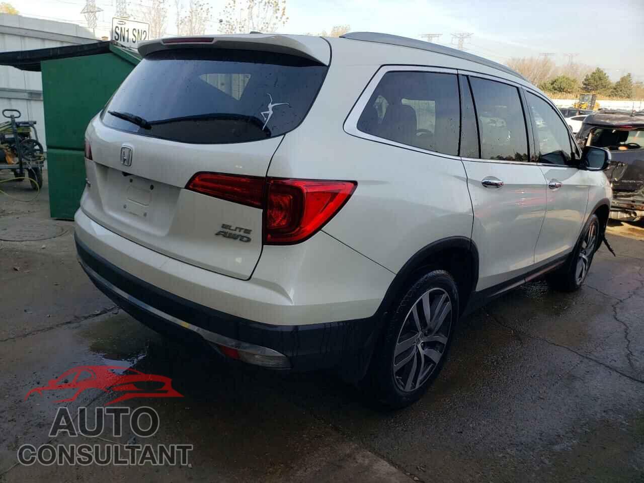 HONDA PILOT 2017 - 5FNYF6H09HB080324