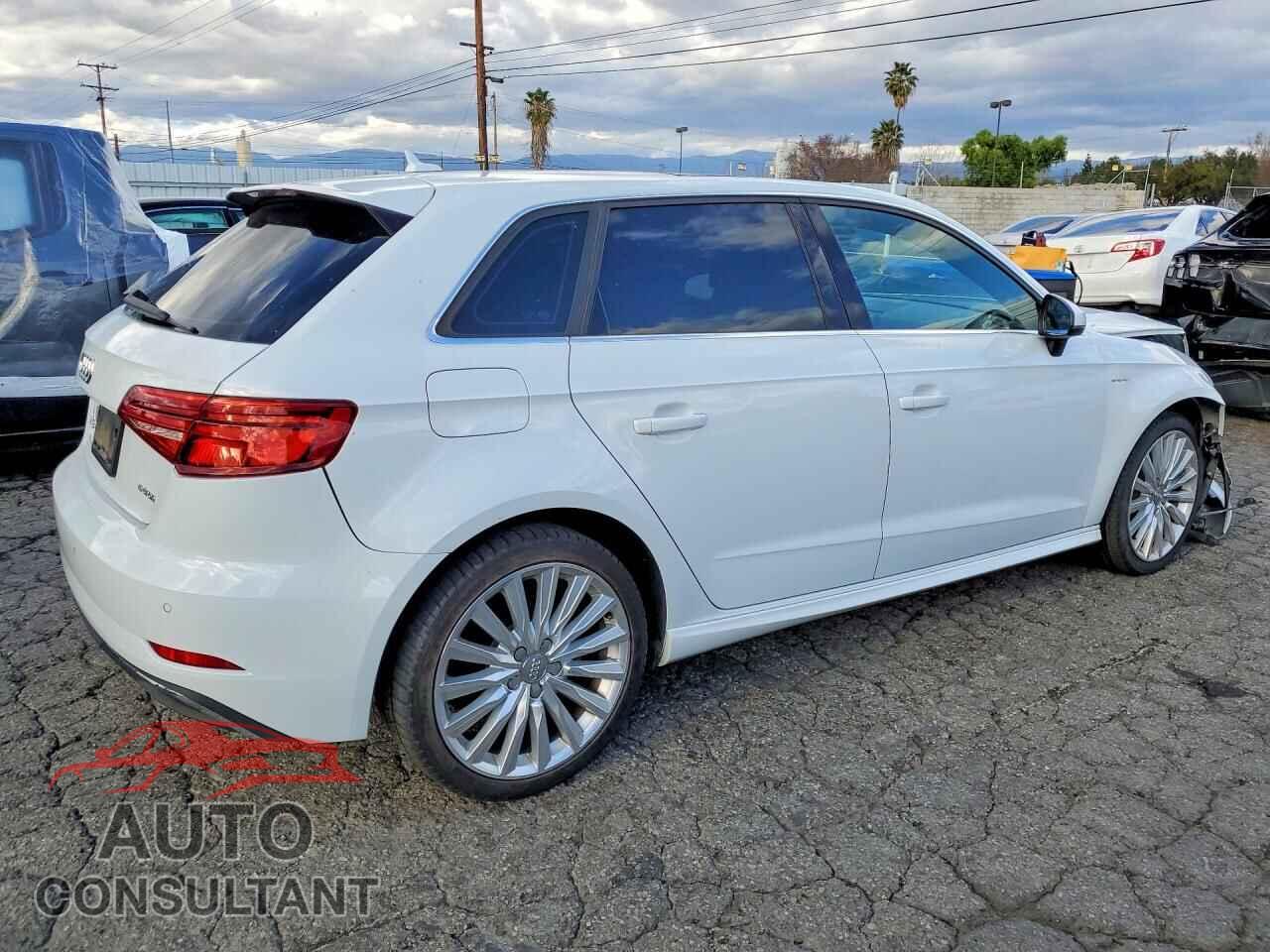 AUDI A3 2017 - WAUTPBFF6HA140248