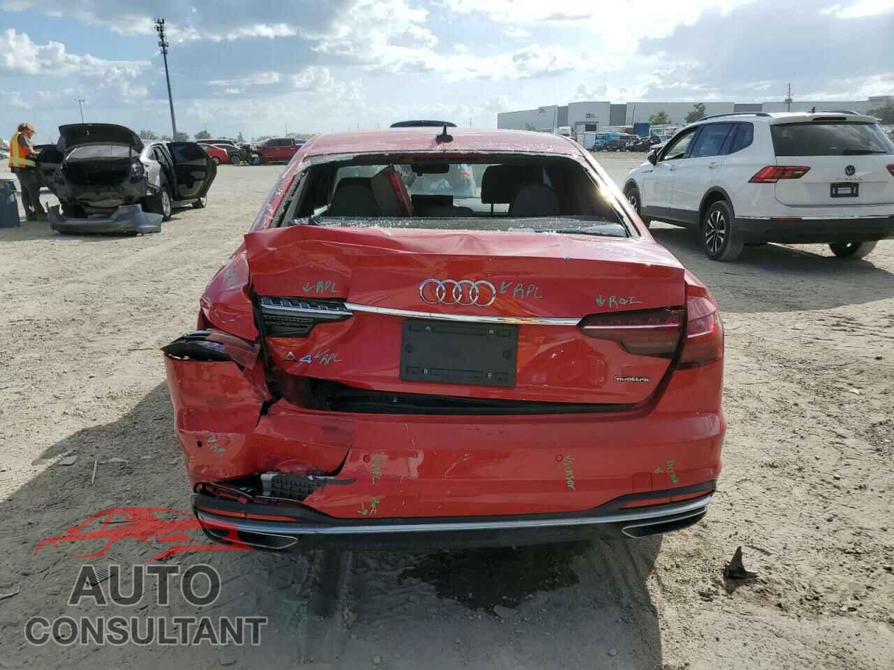 AUDI A4 2021 - WAUDAAF44MA041596