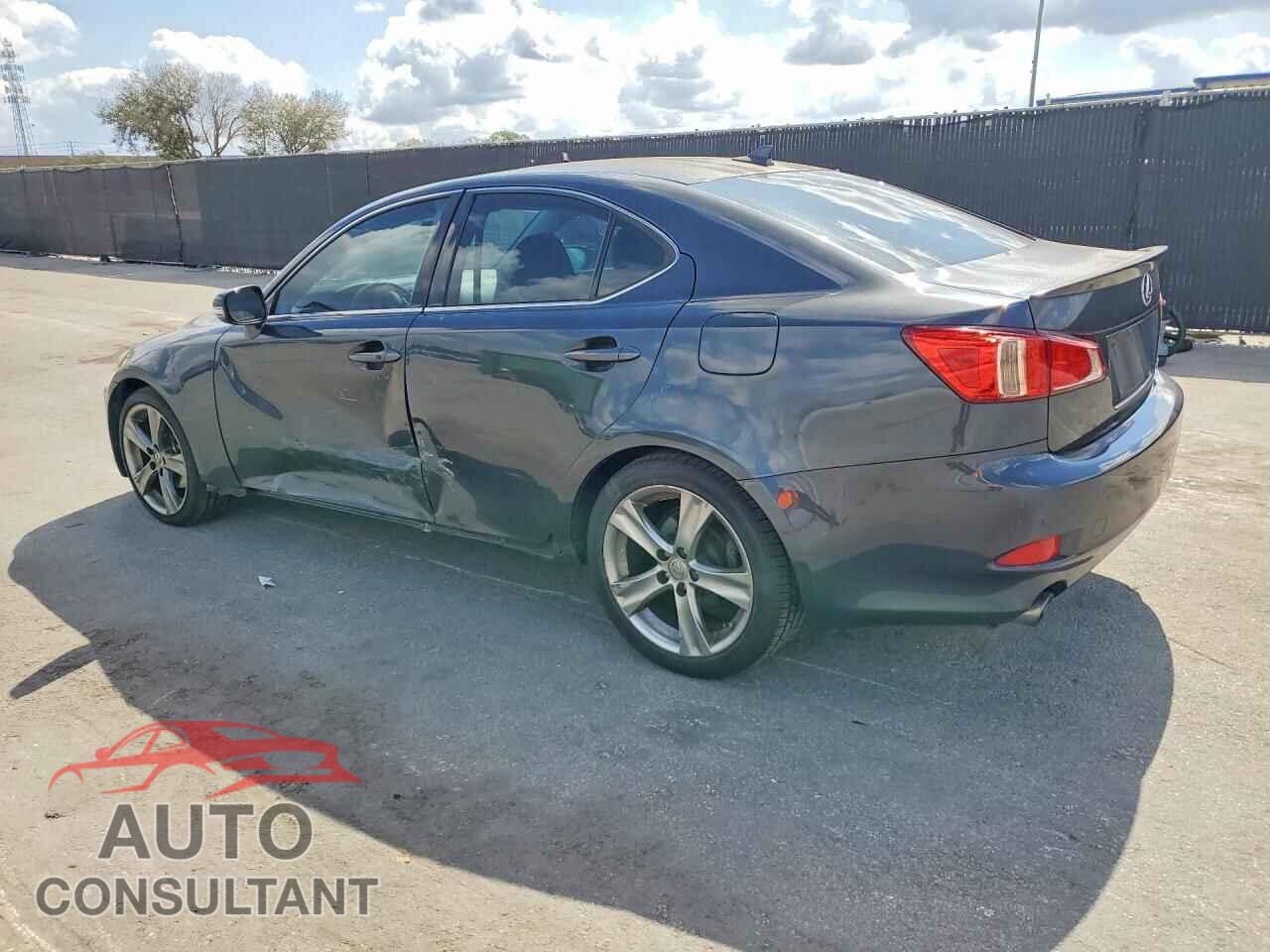 LEXUS IS 2011 - JTHBF5C24B5147122