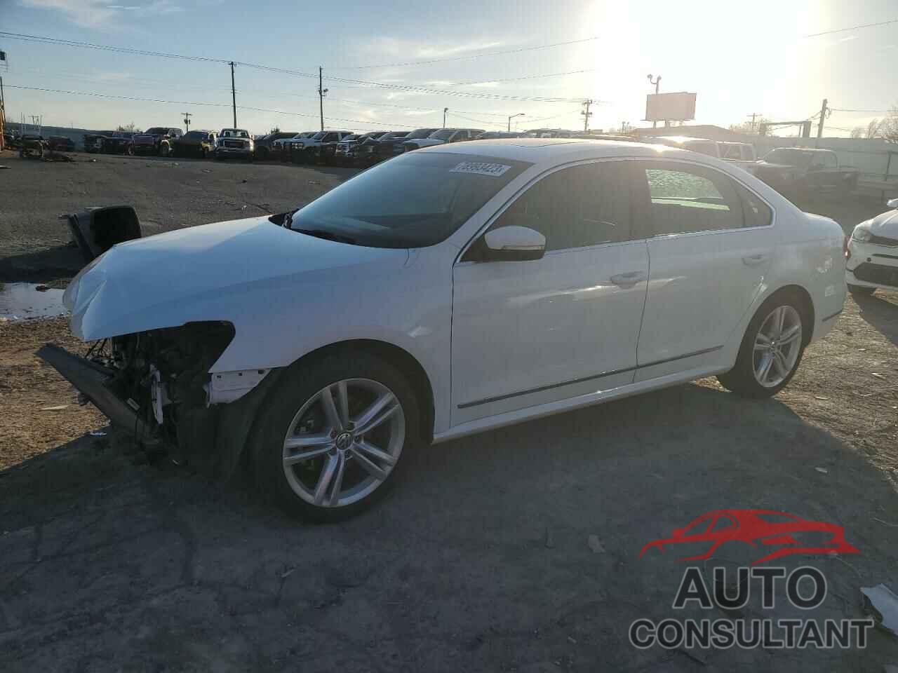 VOLKSWAGEN PASSAT 2015 - 1VWCV7A38FC041948