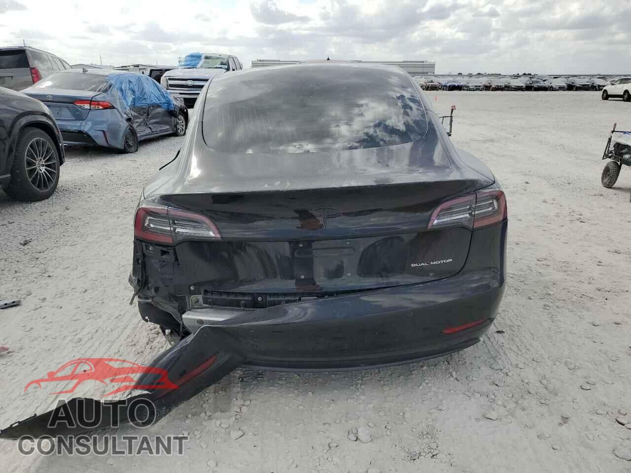 TESLA MODEL 3 2018 - 5YJ3E1EB7JF113476