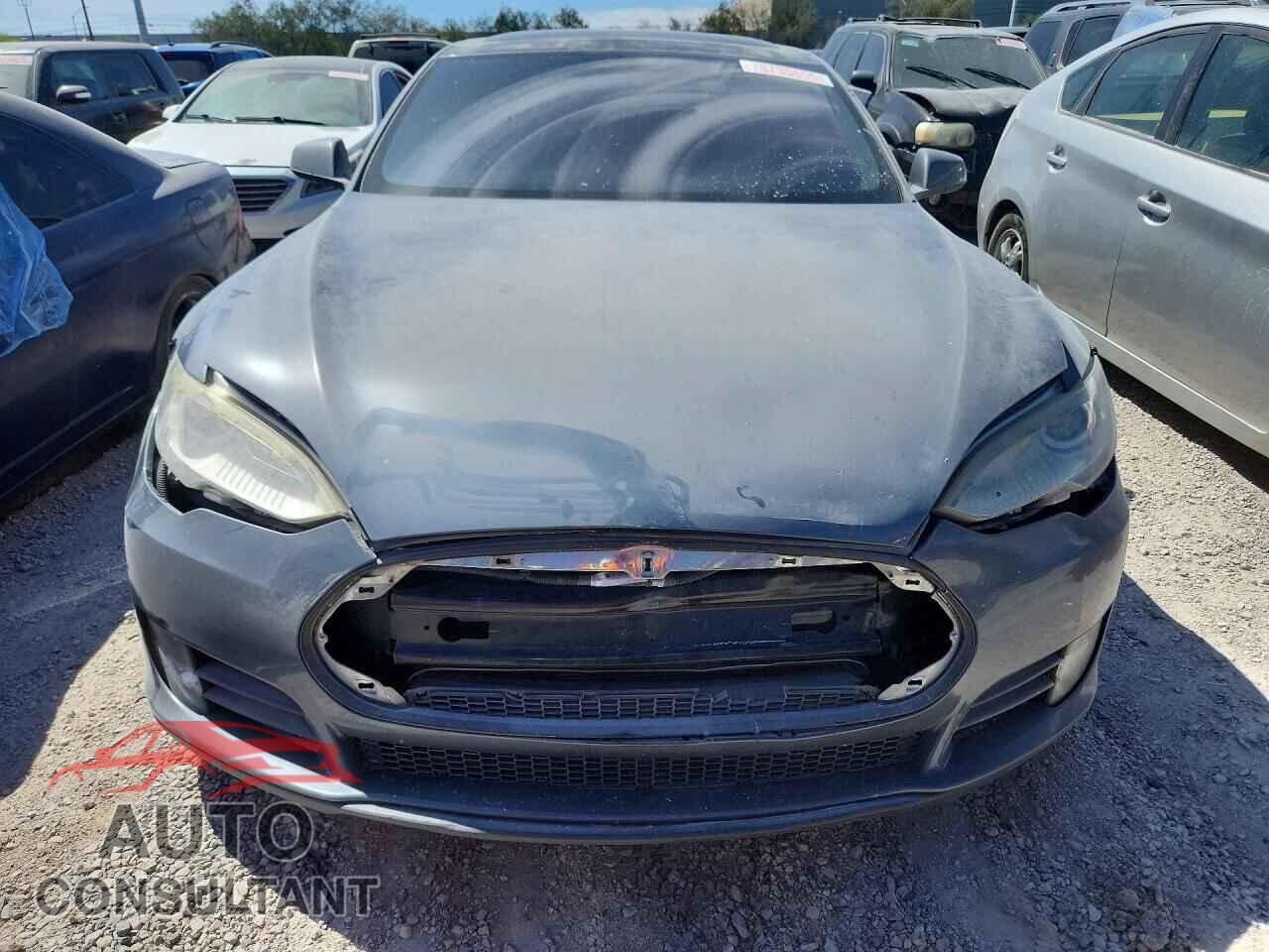 TESLA MODEL S 2013 - 5YJSA1CN4DFP08813