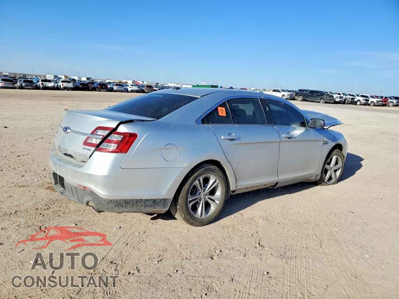 FORD TAURUS 2017 - 1FAHP2D82HG117212