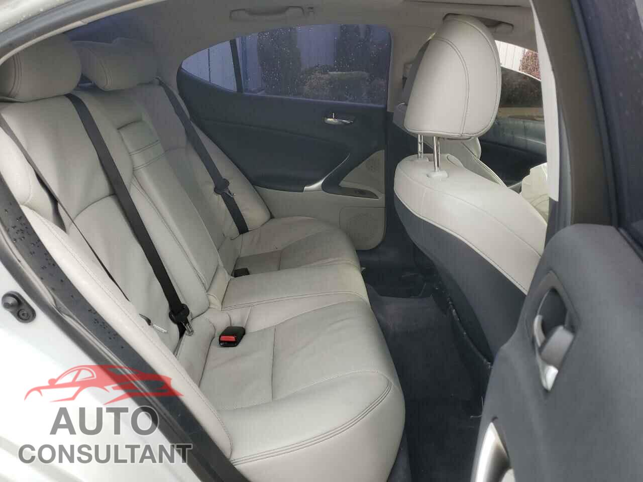 LEXUS IS 2011 - JTHCF5C27B5048296