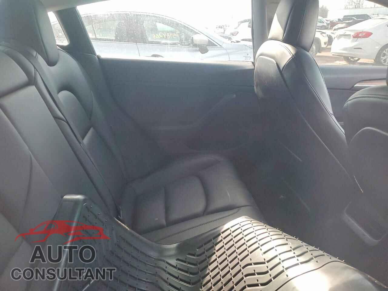 TESLA MODEL 3 2021 - 5YJ3E1EA3MF996715