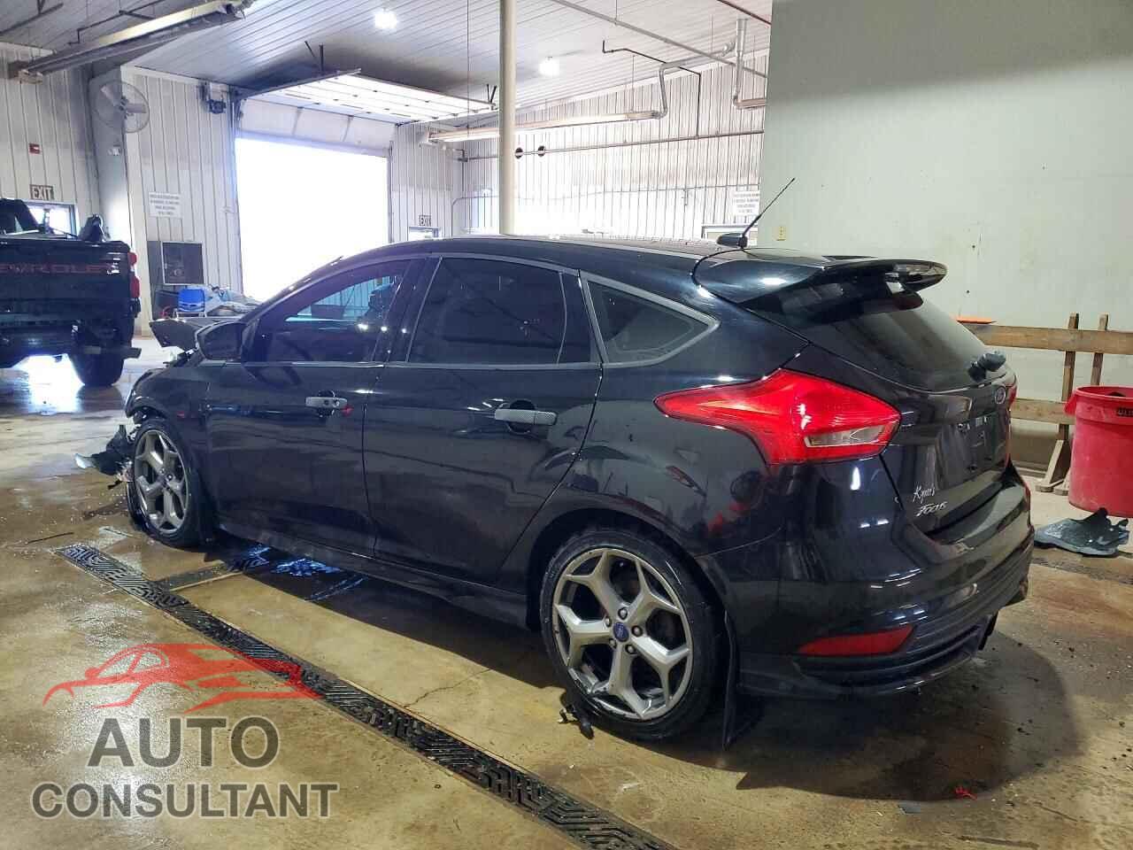 FORD FOCUS 2017 - 1FADP3L95HL331620