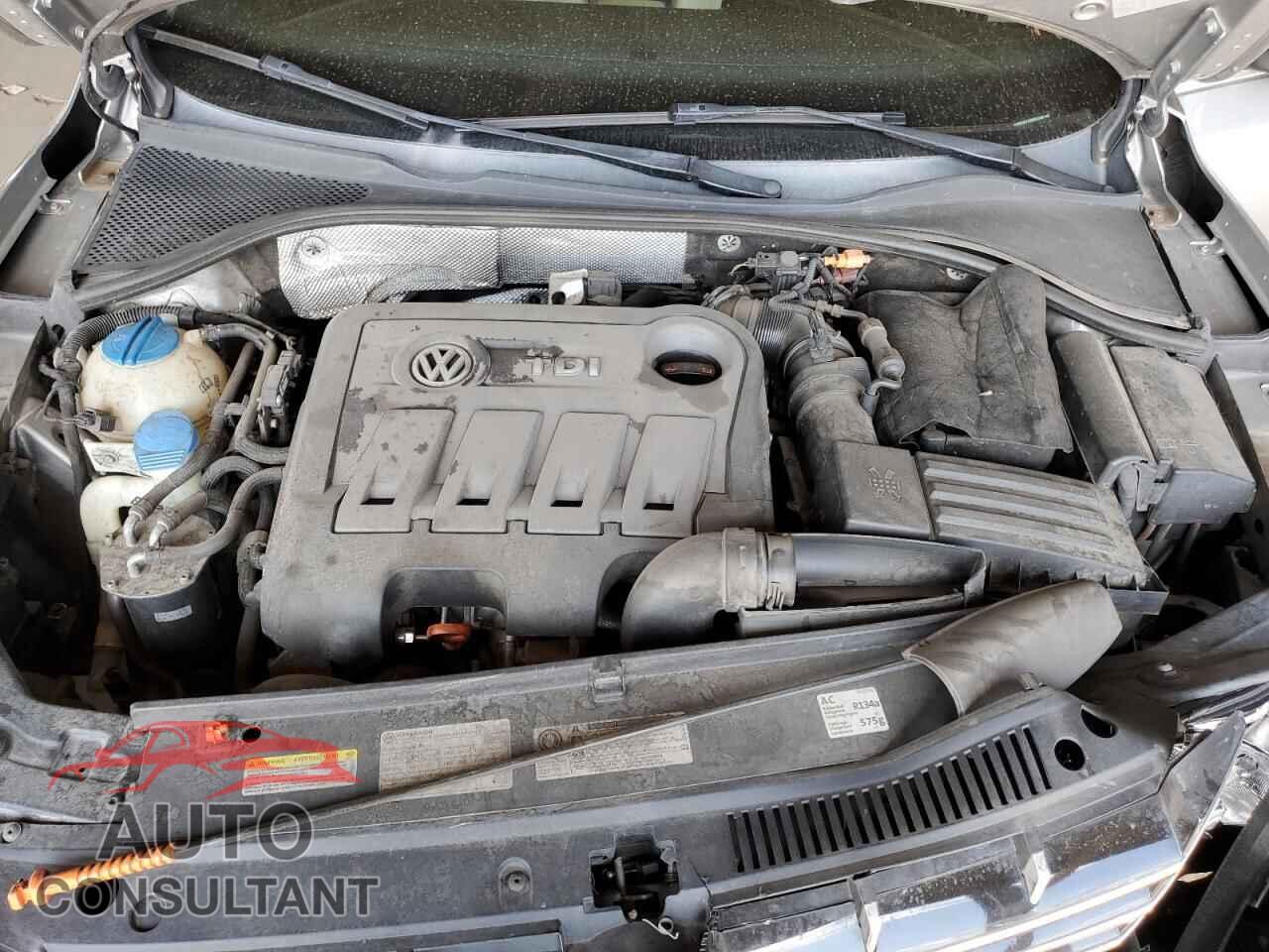 VOLKSWAGEN PASSAT 2013 - 1VWCN7A38DC009126