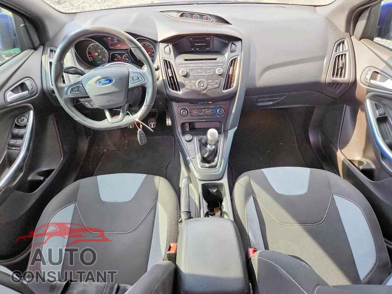 FORD FOCUS 2015 - 1FADP3L91FL246397