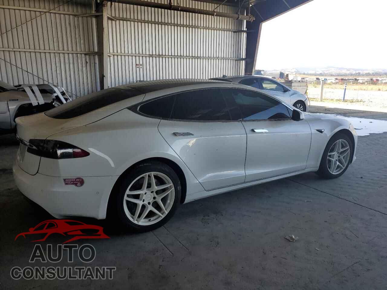TESLA MODEL S 2018 - 5YJSA1E25JF281267