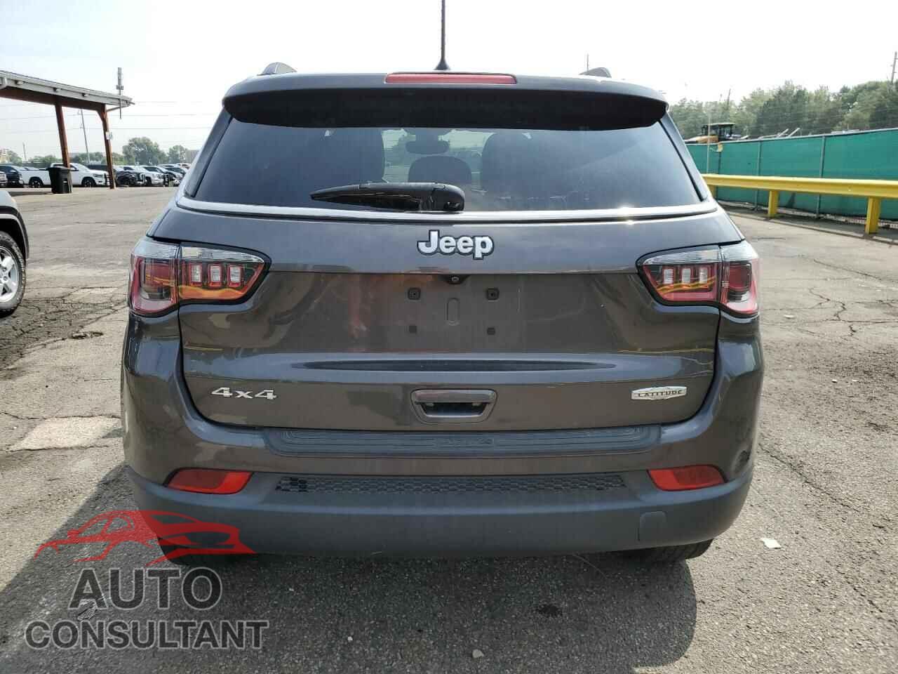 JEEP COMPASS 2018 - 3C4NJDBB2JT458393