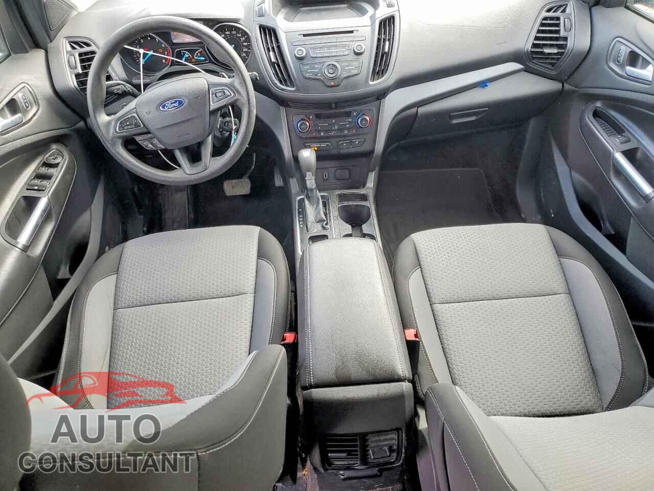 FORD ESCAPE 2017 - 1FMCU9GD1HUA05917