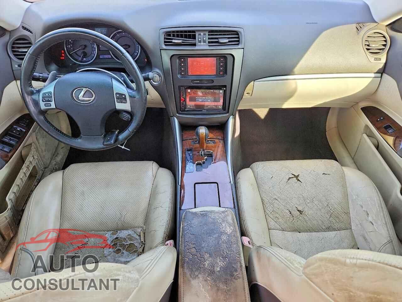 LEXUS IS 2011 - JTHBF5C28B2101164