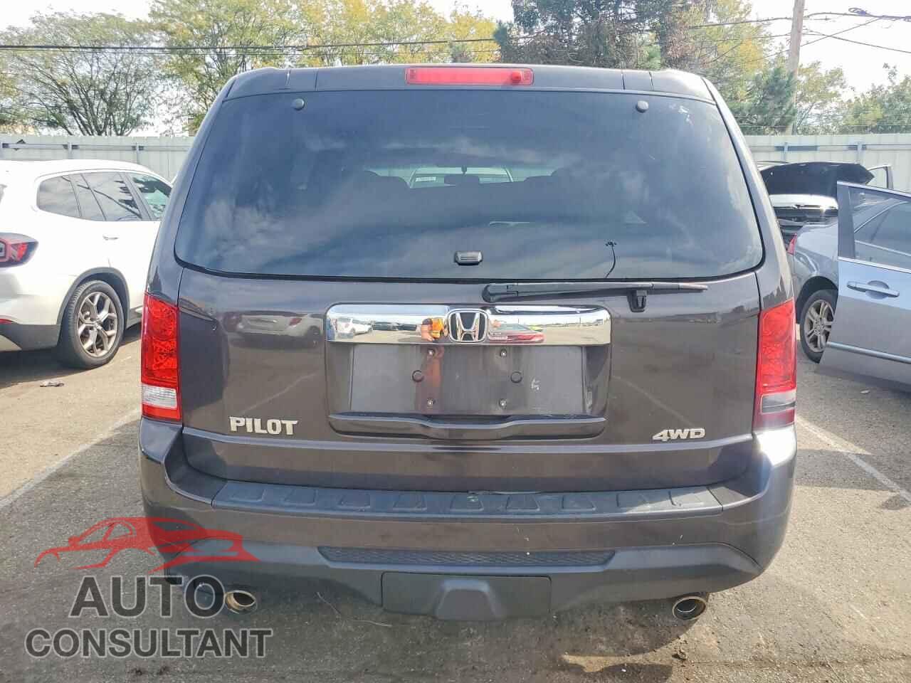 HONDA PILOT 2012 - 5FNYF4H48CB015500
