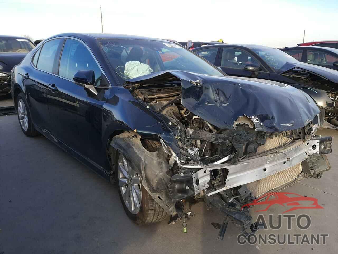 TOYOTA CAMRY 2018 - 4T1B11HK1JU602235
