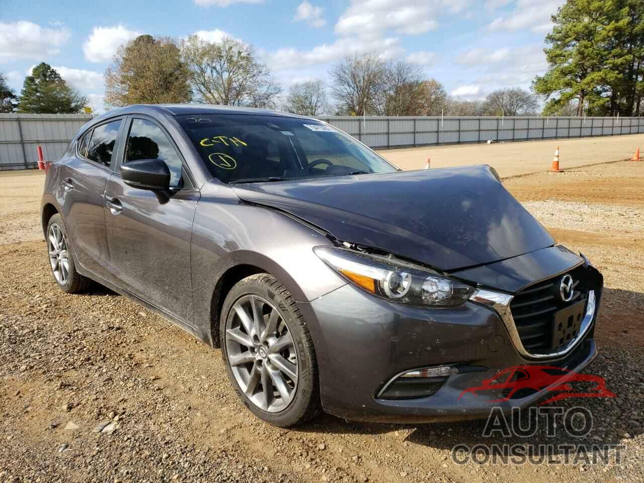 MAZDA 3 2018 - 3MZBN1L38JM218849