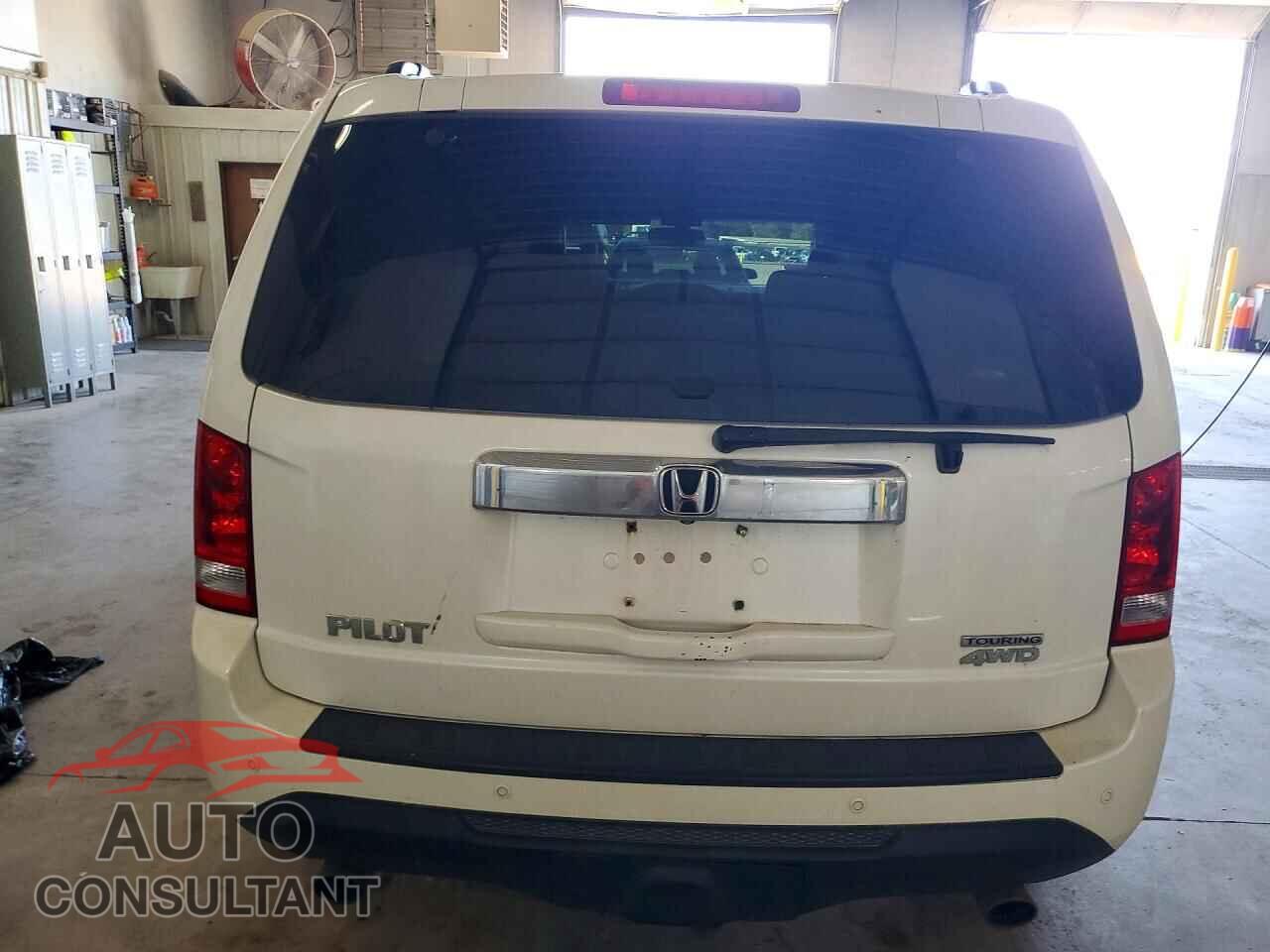 HONDA PILOT 2014 - 5FNYF4H91EB045355