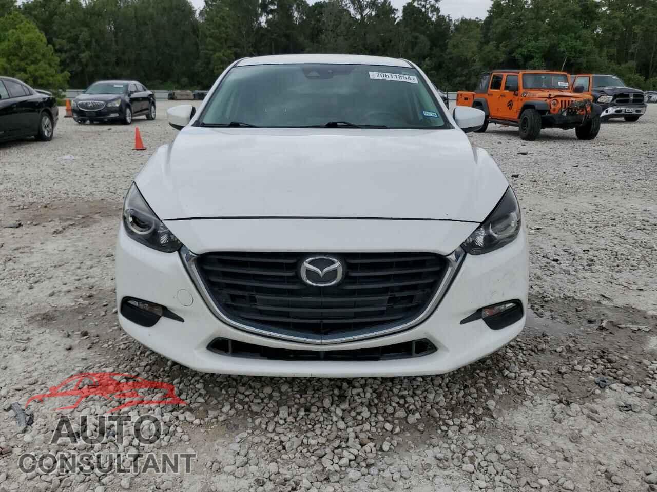 MAZDA 3 2018 - 3MZBN1V3XJM183860