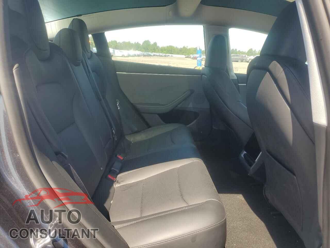 TESLA MODEL 3 2025 - 5YJ3E1EA5SF970615